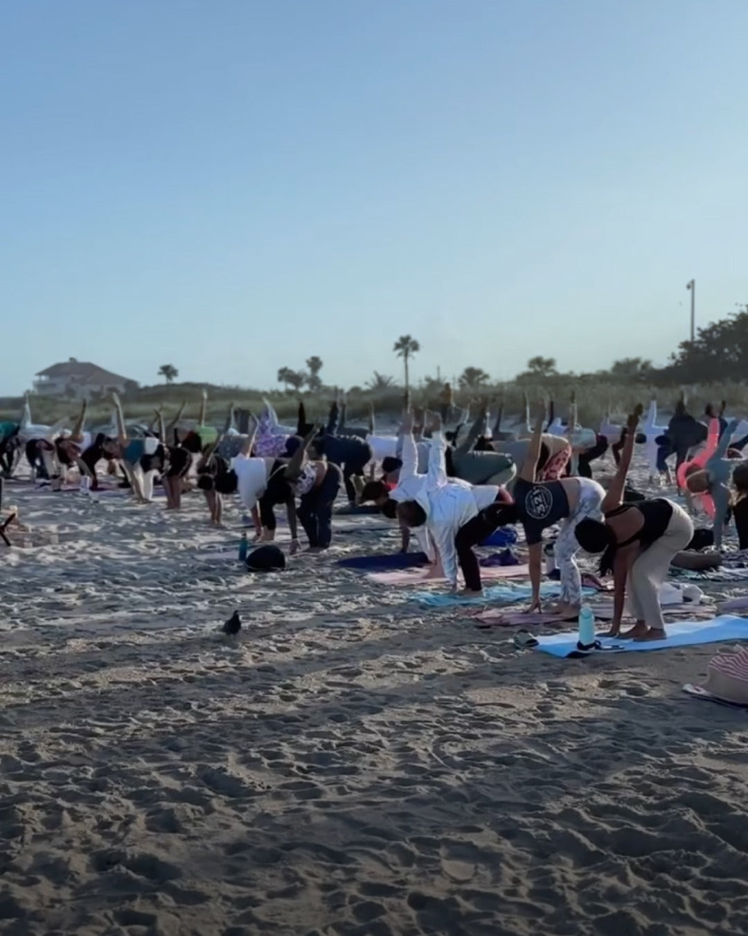YOGA en la playa